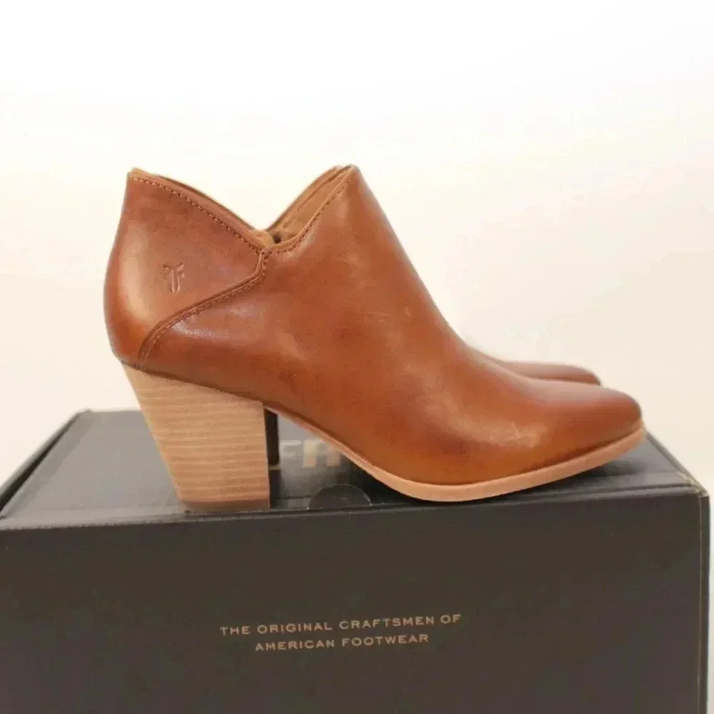 NWT FRYE SHOOTIE
